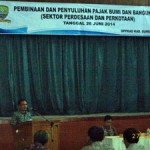 Plt. Kepala Dinas Pendapatan Pengelolaan Keuangan dan Aset Daerah (DPPKAD) Kabupaten Sumedang, Drs.H. Ramdan R. Dedy, M.Si., saat menyampaikan pemaparan.