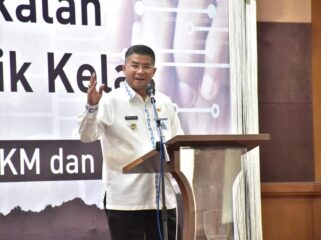 Wakil Bupati Sumedang H Erwan Setiawan, saat memberikan sambutan pada Workshop PaDi UMKM di Aula Tampomas, Kamis, (27/1/2022).