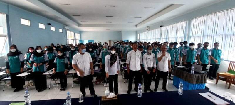 Sebanyak 144 orang para peserta mengikuti kegiatan Pelatihan Berbasis Kompetensi Non Boarding di UPTD Balai Pelatihan Kerja pada Dinas Tenaga Kerja dan Transmigrasi Kabupaten Sumedang.