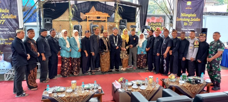Bupati Sumedang, H. Dony Ahmad Munir membuka Gebyar Olahraga Rekreasi di Lapang Upacara PPS Kabupaten Sumedang. Kamis, 18 Agustus 2022.