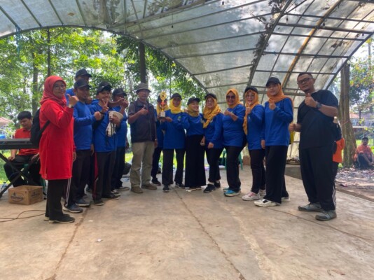Sebanyak dua belas guru tenaga kependidikan (GTK) SLBN Raharja Tanjungsari turut serta dalam kegiatan Jalan Santai dan Fun Games yang digelar Kelompok Kerja Guru Sekolah Luar Biasa (KKGSLB) pada Rabu, 29 September 2022 lalu