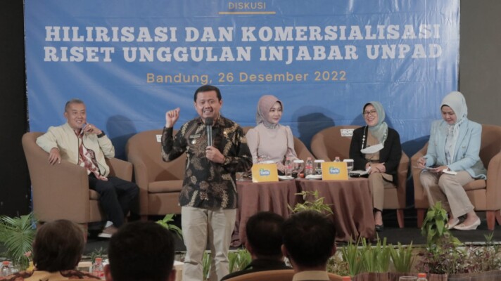 Pemerintah Kabupaten Sumedang bekerja sama dengan Institut Pembangunan Jawa Barat (In-Jabar) Unpad dan Pemerintah Provinsi Jawa Barat mengembangkan Mangga Gedong Gincu sebagai komoditas ekspor unggulan.