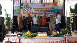 Puncak Peringatan Hari Ulang Tahun Ke- 58 SMP Negeri 1 Cimalaka diisi dengan sejumlah kegiatan, mulai dari pentas seni hingga acara gerak jalan sehat dan lomba senam simpati.