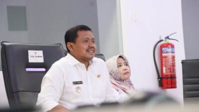 Bupati Sumedang Dony Ahamd Munir saat mengikuti Rapat Koordinasi (Rakor) Tingkat Eselon I yang digelar secara virtual bersama para Dirjen dan Deputi di delapan Kementerian. Rabu (11/1/2023).