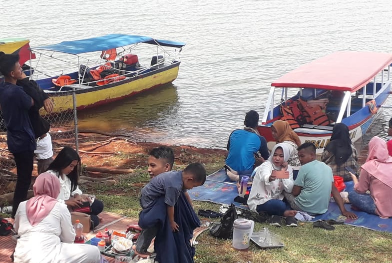 Objek Wisata Cisema menjadi salahsatu tujuan kunjungan para pelancong lokal untuk menikmati liburan Lebaran 2023 bersama orang-orang yang mereka sayang.