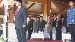 Wakil Bupati Sumedang H Erwan Setiawan memimpin upacara peringatan Hari Kebangkitan Nasional Tingkat Kabupaten Sumedang di Lapangan Pusat Pemerintahan Sumedang, Senin 22 Mei 2023.