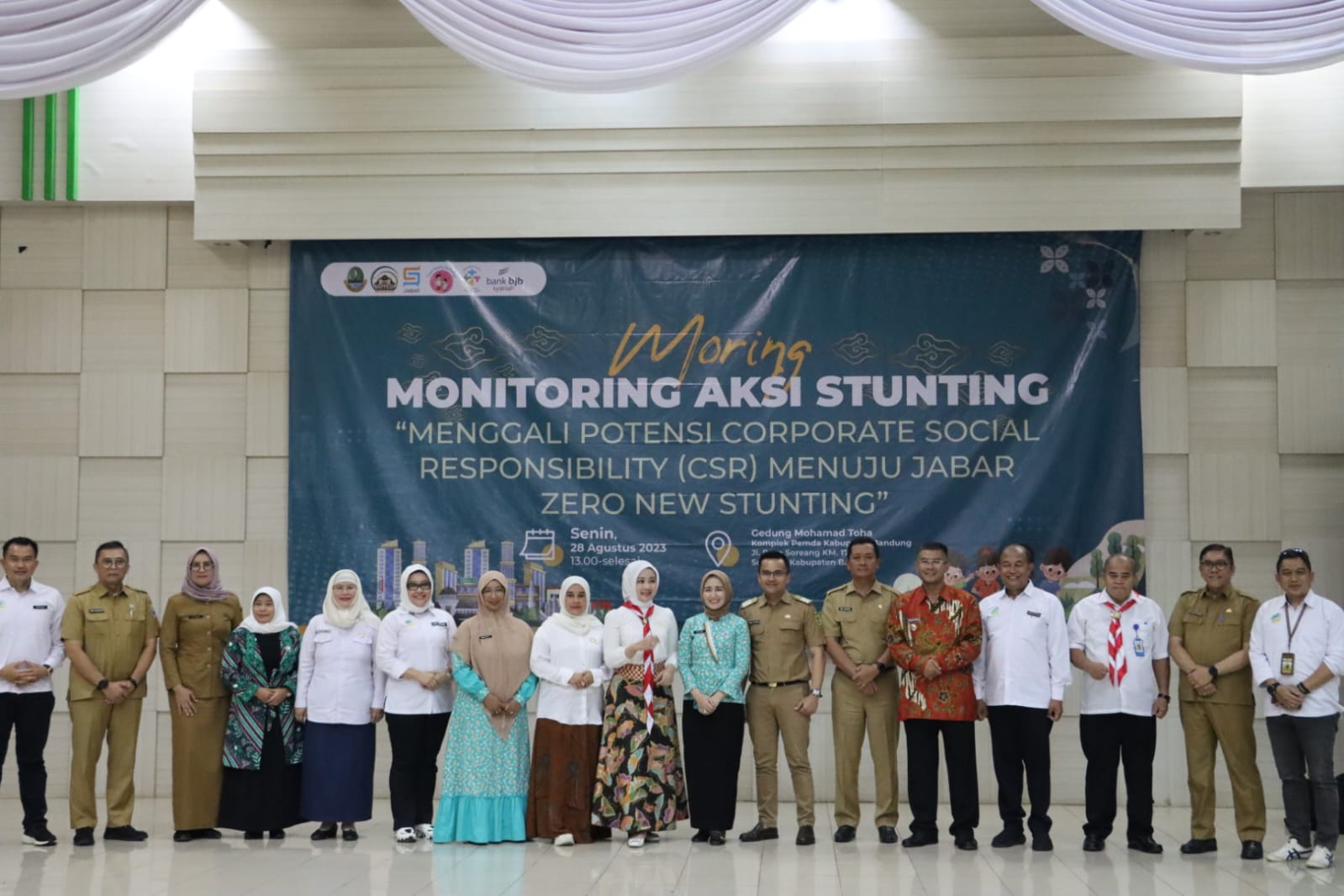 Wakil Kepala Daerah selaku Ketua Tim Percepatan Penurunan  Stunting (TPPS) Daerah dalam acara Monitoring Evaluasi Aksi Stunting (Moring) di Kantor Bupati Bandung, Senin (28/8/2023).