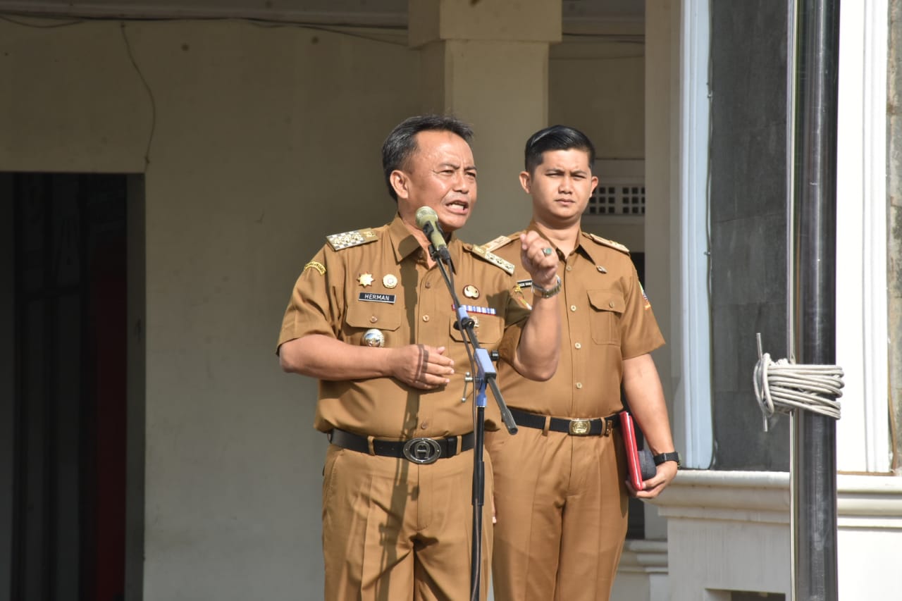 Penjabat (Pj) Bupati Sumedang Herman Suryatman telah meluncurkan grand design selama pemerintahan transformasi Tahun 2023 - 2024 dengan tema Beyond Simpati (Melampaui Simpati).