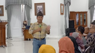 Pj Bupati Sumedang Herman Suryatman saat menerima silaturahmi dari Dinas Pendidikan Kabupaten Sumedang di Gedung Negara Sumedang. Jumat, 20 Oktober 2023.