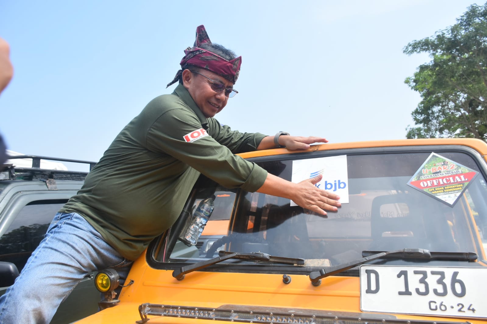Pj Bupati Sumedang Herman Suryatman membuka kegiatan Ulin Bareng (UBAR) 2 Soldadu Offroad Adventure di Lapangan Upacara Pusat Pemerintahan Sumedang (PPS). Sabtu (14/10/2023).