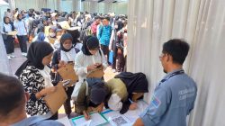 Antusiasme pelajar mengikuti job fair yang digela SMKN 2 Sumedang.