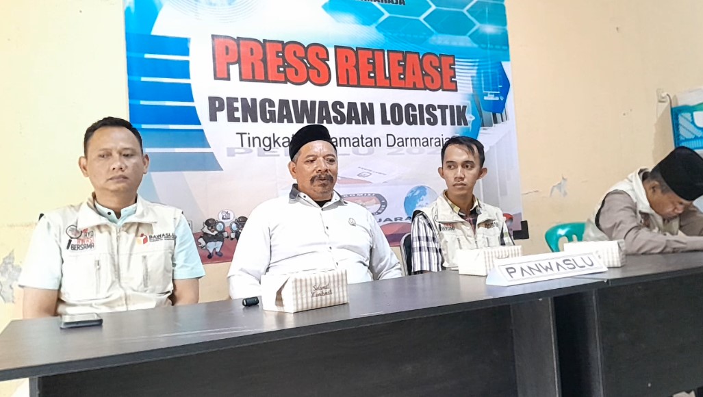Ketua Panitia Pengawas Kecamatan (Panwascam) Darmaraja, Wahidin Ibnu Halimi menyebutkan pihaknya siap melakukan pengawasan pendistribusian logistik pada Pemilu Tahun 2024.