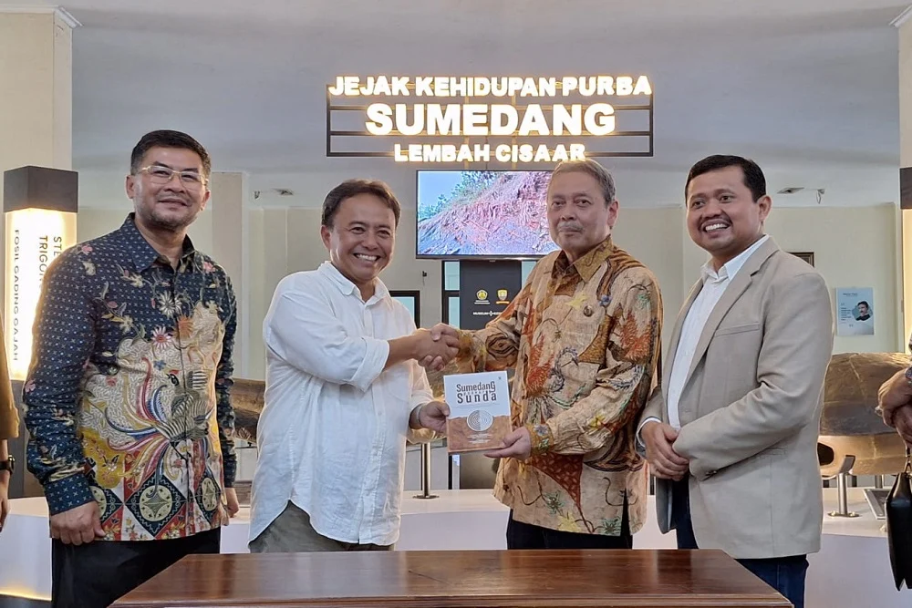 Pemda Kabupaten Sumedang meluncurkan City Baranding ‘Sumedang The City Of Knowledge’ dan Peluncuran Geopark Lembah Cisaar-Jatigede Sumedang dengan geodiversity, biodiversity dan cultural diversity, di Aula Tampomas Setda. Kamis (21/3/2024).