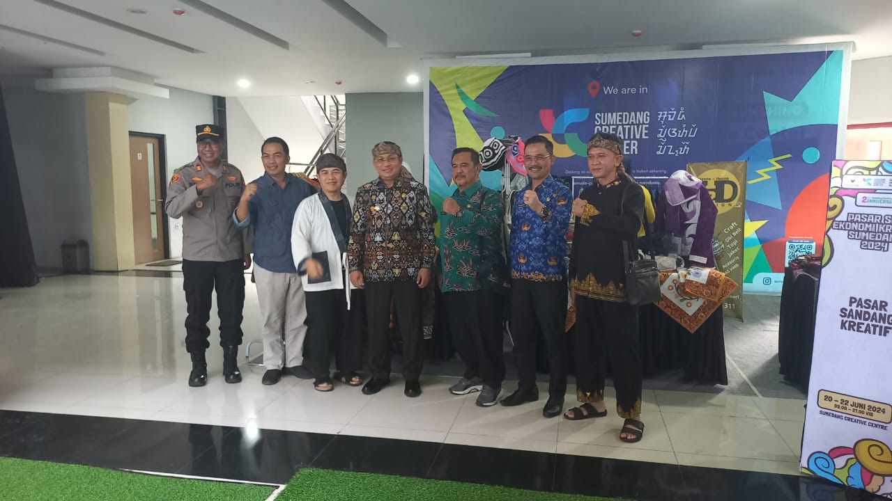 Penjabat Bupati Sumedang, Yudia Ramli, hadir dalam perayaan Hari Ulang Tahun ke-2 Gedung Sumedang Creative Center (SCC). Kamis, 20 Juni 2024.