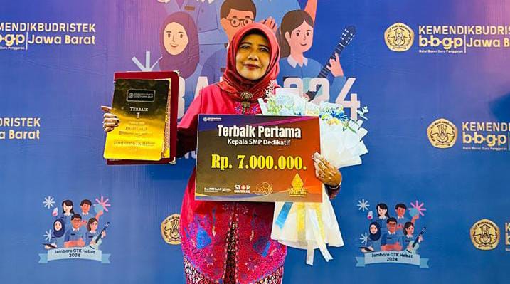 Enung Titin Agustikawati, Kepala SMPN 1 Cimalaka, Sumedang