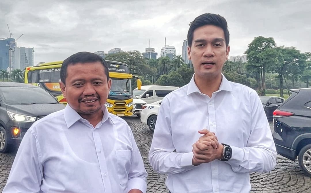 Pasangan Bupati dan Wakil Bupati Sumedang terpilih, H. Dony Ahmad Munir dan Fajar Aldila, mengikuti gladi pelantikan bersama ratusan kepala daerah lainnya di kawasan Monumen Nasional (Monas), Jakarta, pada 18-19 Februari 2025.