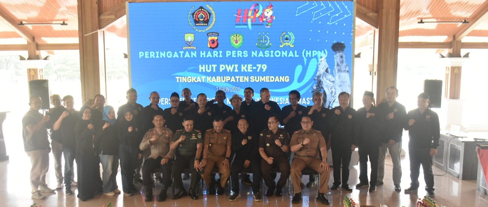 Peringatan Hari Pers Nasional (HPN) dan ulang tahun ke-79 Persatuan Wartawan Indonesia (PWI) berlangsung di Pendopo Pusat Pemerintahan Sumedang (PPS) pada Senin, 10 Februari 2025.