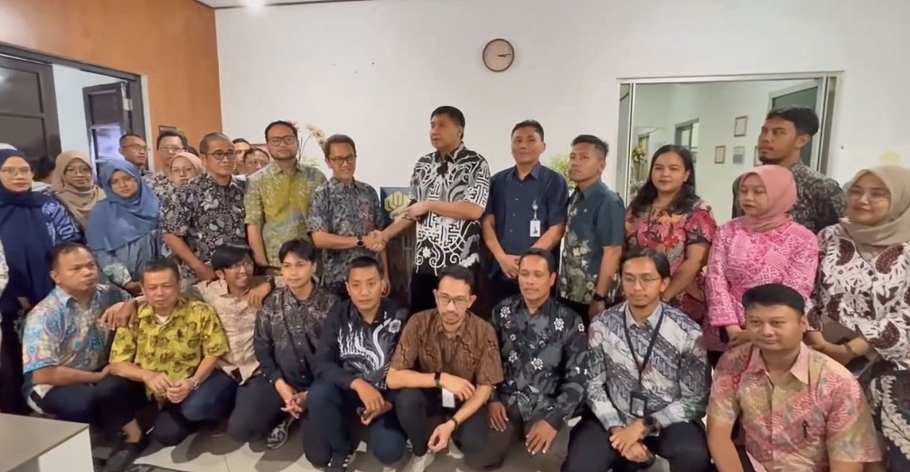 Menteri Perumahan dan Kawasan Permukiman (PKP) RI, Maruarar Sirait atau yang akrab disapa Bang Ara, melakukan kunjungan ke Balai Pelaksanaan Penyediaan Perumahan dan Kawasan Permukiman (BP3KP) Jawa II di Kota Bandung, Selasa (3/6/2025).