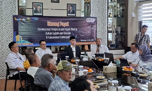 Wakil Bupati Fajar Aldila bertemu dengan para pelaku usaha Mineral Bukan Logam dan Batuan (MBLB) di Kabupaten Sumedang untuk membahas optimalisasi pengelolaan pajak MBLB di Aula Bapenda Sumedang, Rabu (28/5/2025).