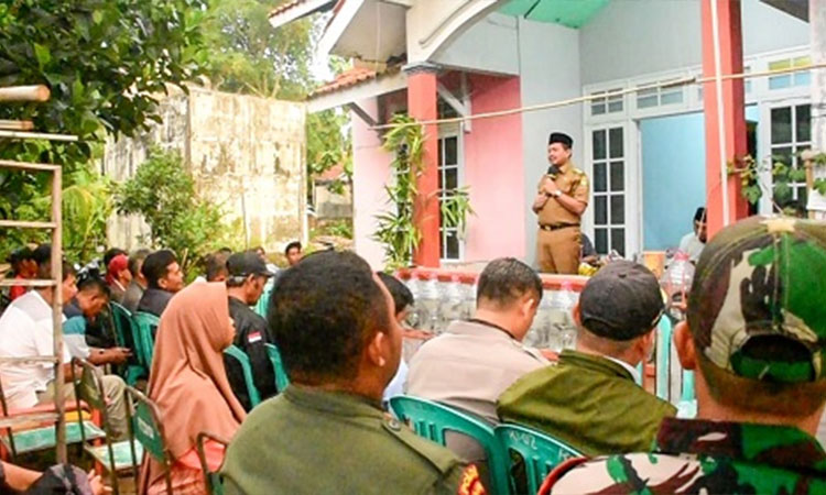 Bupati Sumedang, Dony Ahmad Munir, melakukan kunjungan silaturahmi sekaligus menyerap aspirasi masyarakat di Kecamatan Ujungjaya, Senin (16/6/2025).