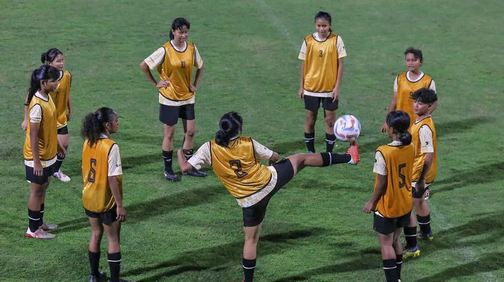 Ilustrasi - Sejumlah pesepak bola Timnas U-17 Putri mengikuti seleksi di Lapangan A, Komplek SUGBK, Jakarta, Rabu (27/3/2024).