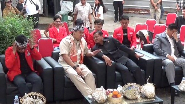 Ketua Steering Committee (SC) Piala Presiden 2025, Maruarar Sirait, memberikan apresiasi tinggi kepada Persib Bandung yang sukses menjadi tuan rumah Piala Presiden 2025 di Stadion Si Jalak Harupat, Soreang, Kabupaten Bandung.