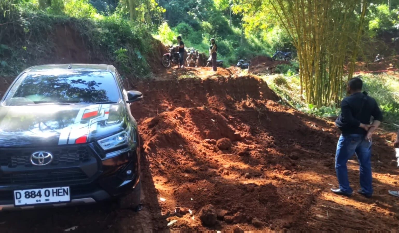 Pemerintah Desa Cilengkrang, Kecamatan Wado, Kabupaten Sumedang, tengah melakukan terobosan penting dalam upaya meningkatkan kesejahteraan masyarakat melalui sektor pariwisata.