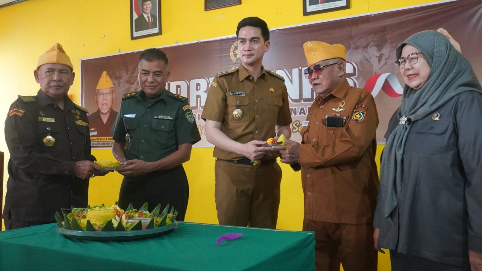 Peringatan Hari Veteran Nasional (HARVETNAS) Tingkat Kabupaten Sumedang berlangsung khidmat di Kantor Legiun Veteran Republik Indonesia (LVRI) Kabupaten Sumedang, Senin (11/8/2025).