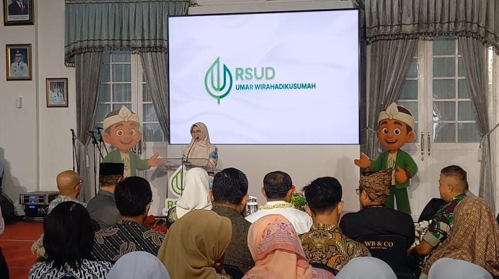 Bupati Sumedang H. Dony Ahmad Munir menghadiri sekaligus meresmikan launching Selebrasi UMAR (Semangat Literasi Bersama Rumah Sakit Umar Wirahadikusumah) yang digelar di Gedung Negara Sumedang, Rabu (20/8/2025).