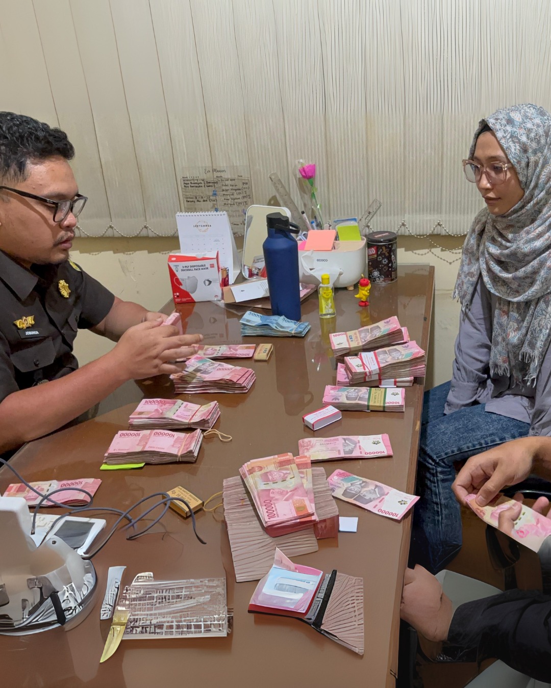 Kejaksaan Negeri (Kejari) Sumedang kembali menerima pembayaran uang pengganti dari terpidana kasus korupsi dana simpanan nasabah Bank Plat Merah Unit Pamulihan, Kantor Cabang Sumedang, periode 2020–2021.