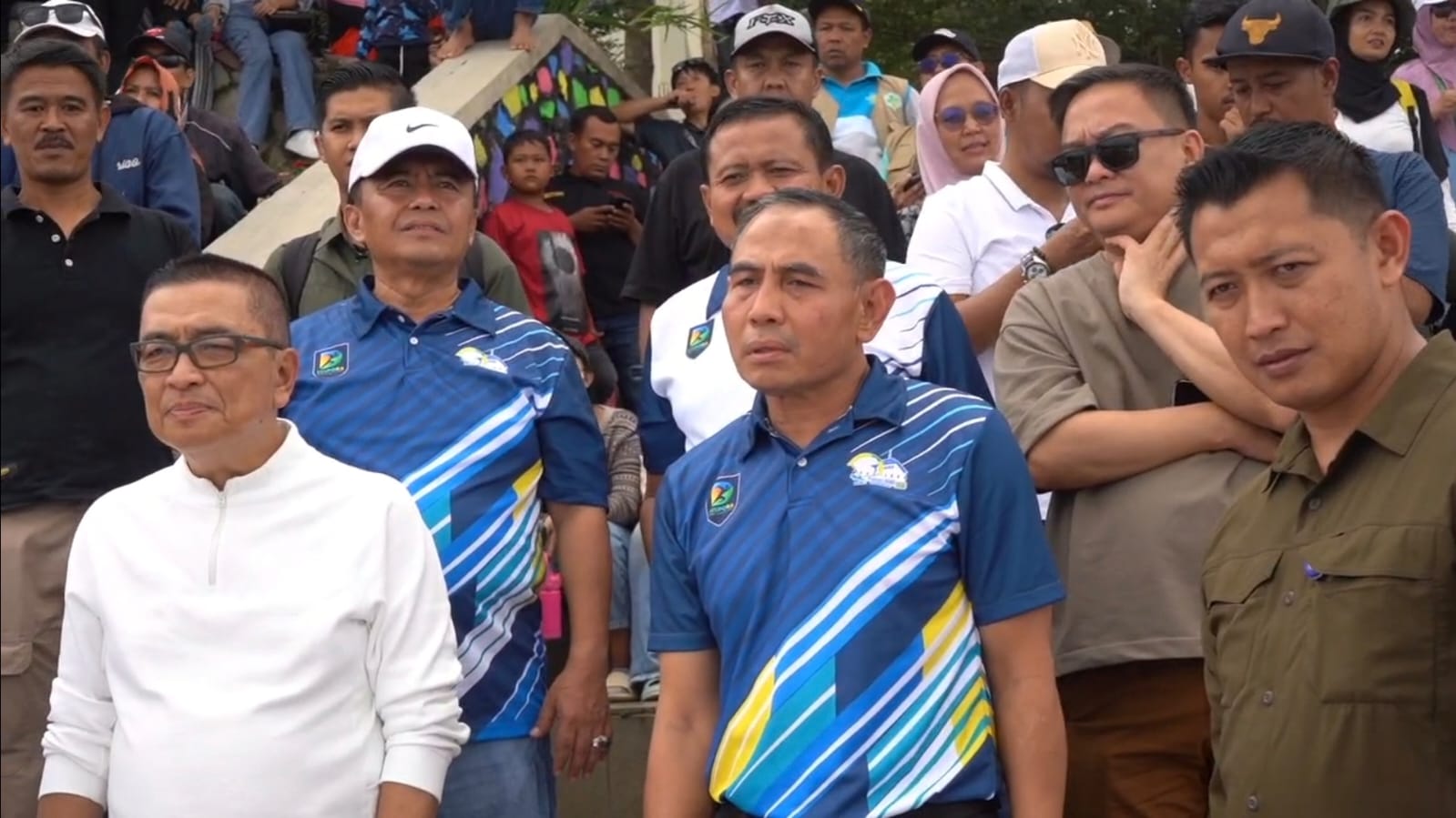 Presenter kondang sekaligus Kepala Pelaksana Badan Pengelola Rebana, Helmi Yahya, mengaku kagum dengan keindahan alam di venue paralayang Batudua, Gunung Lingga, Desa Linggajaya, Kecamatan Cisitu. Lokasi ini menjadi pusat perhatian saat pelaksanaan West Java Paragliding Championship (WJPC) 2025, Minggu (21/9/2025).