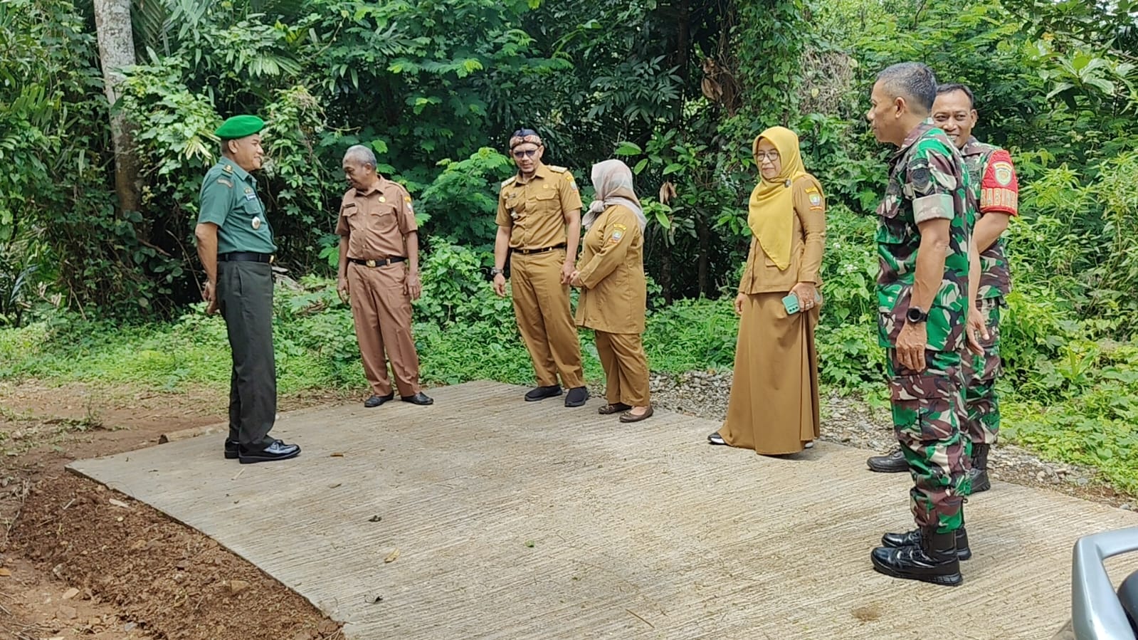 Komando Distrik Militer (Kodim) 0610/Sumedang secara resmi menutup pelaksanaan kegiatan Bakti Siliwangi Manunggal Satata Sariksa (BSMSS) Tahun Anggaran 2025, yang berlangsung sejak 23 Oktober hingga 4 November 2025 di Desa Cipeuteuy, Kecamatan Darmaraja, Kabupaten Sumedang.