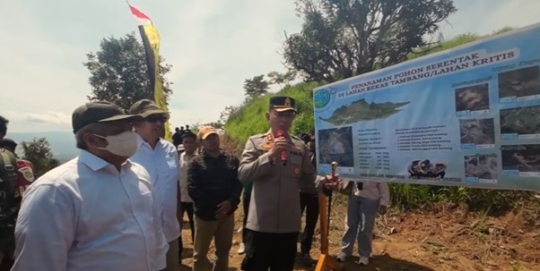 Polres Sumedang mulai melakukan reklamasi lahan bekas tambang yang selama ini terbengkalai dengan menanam 35 ribu bibit pohon buah di enam kecamatan.