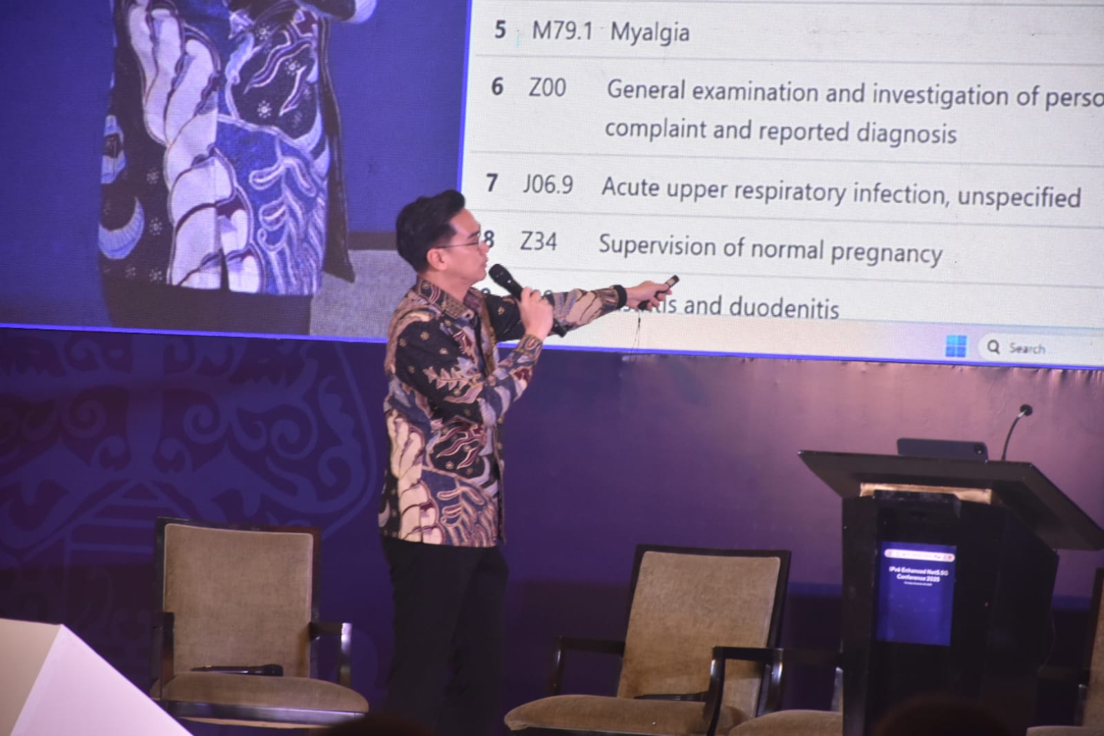 Wakil Bupati Sumedang, M. Fajar Aldila, tampil sebagai Keynote Speaker dalam workshop internasional bertema “IPv6 Technology Implementation by Local Government to Boost Local Economic Value and Enhance Public Services Experience” yang digelar di Ballroom Hotel Ritz-Carlton Mega Kuningan, Jakarta Selatan, Kamis (4/12/2025).