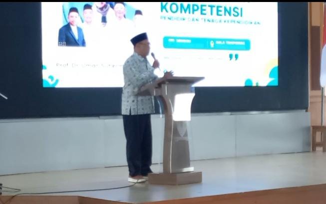 Sorotan terhadap kepercayaan publik menjadi penekanan utama dalam sambutan Kasi Pendidikan Madrasah Kemenag Sumedang, Dr. Dadan Rahadian, pada kegiatan pembinaan pendidik LP Ma’arif NU Kabupaten Sumedang.