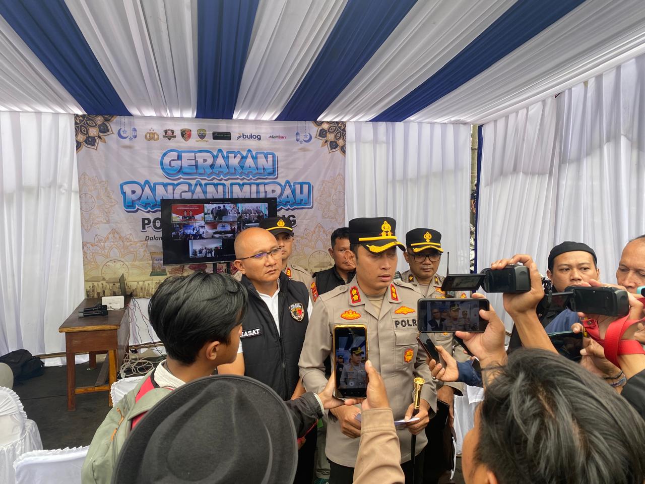 Dalam rangka menjaga stabilitas pasokan dan harga pangan menjelang Bulan Suci Ramadan 1447 H/2026 M, Polres Sumedang menggelar kegiatan Gerakan Pangan Murah (GPM), Selasa (24/2/2026) pukul 14.00 WIB.
