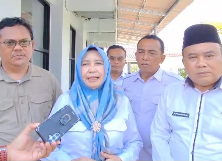 Tuti Ruswati selaku Sekretaris Daerah (Sekda) Kabupaten Sumedang melaksanakan monitoring dan evaluasi (monev) pelaksanaan program Makan Bergizi Gratis (MBG) di sejumlah Satuan Pelayanan Pemenuhan Gizi (SPPG), Rabu (01/04/2026).