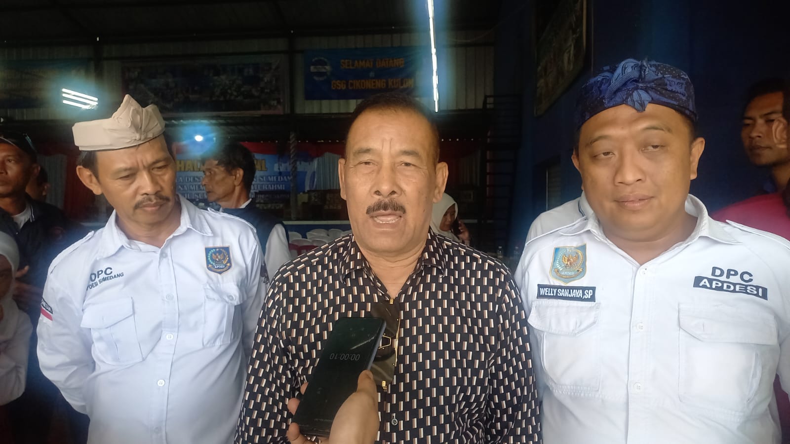 Dewan Penasehat APDESI Kabupaten Sumedang sekaligus bos Persib Bandung, Umuh Muchtar
