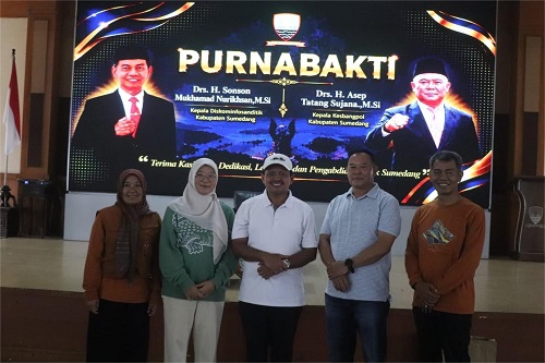 Bupati Dony Ahmad Munir mengajak ASN purnatugas Sumedang aktif di PWRI dan Sekolah Lansia Lingga agar tetap berkarya serta mengabdi bagi masyarakat.