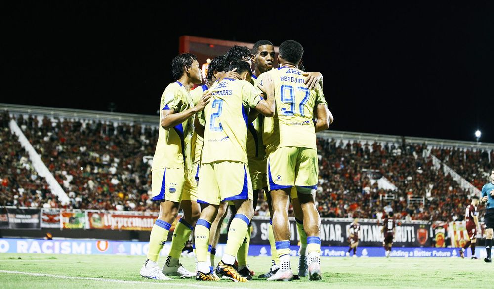 Asisten pelatih Persib Bandung, Igor Tolic, menyampaikan apresiasi kepada seluruh pemain setelah kemenangan dramatis 2-1 atas PSM Makassar pada pekan ke-33 Super League 2025/2026 di Stadion Gelora B.J. Habibie Parepare.