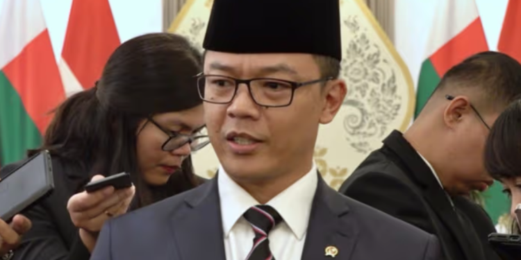 Indonesia mengecam rencana Israel menguasai 70 persen Jalur Gaza. Sugiono menegaskan dukungan terhadap Palestina dan solusi dua negara.