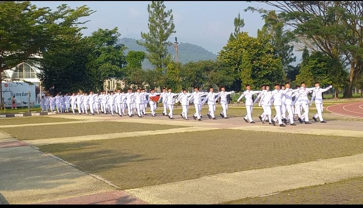 Sebanyak 54 anggota Paskibraka Sumedang resmi menjadi Duta Pancasila usai bertugas pada Hari Lahir Pancasila 2026 untuk memperkuat nilai kebangsaan.